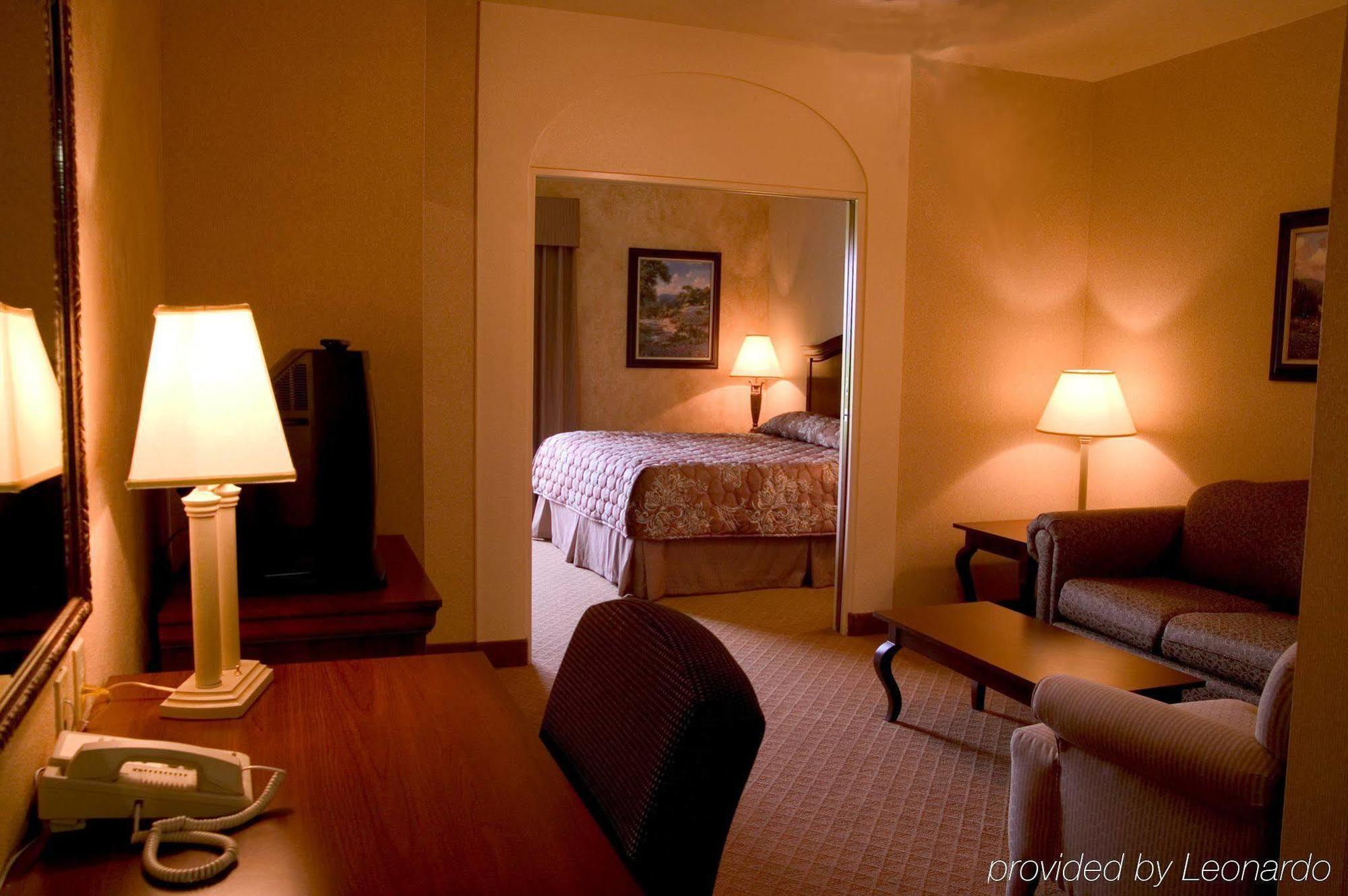 Inn On Barons Creek Fredericksburg Szoba fotó
