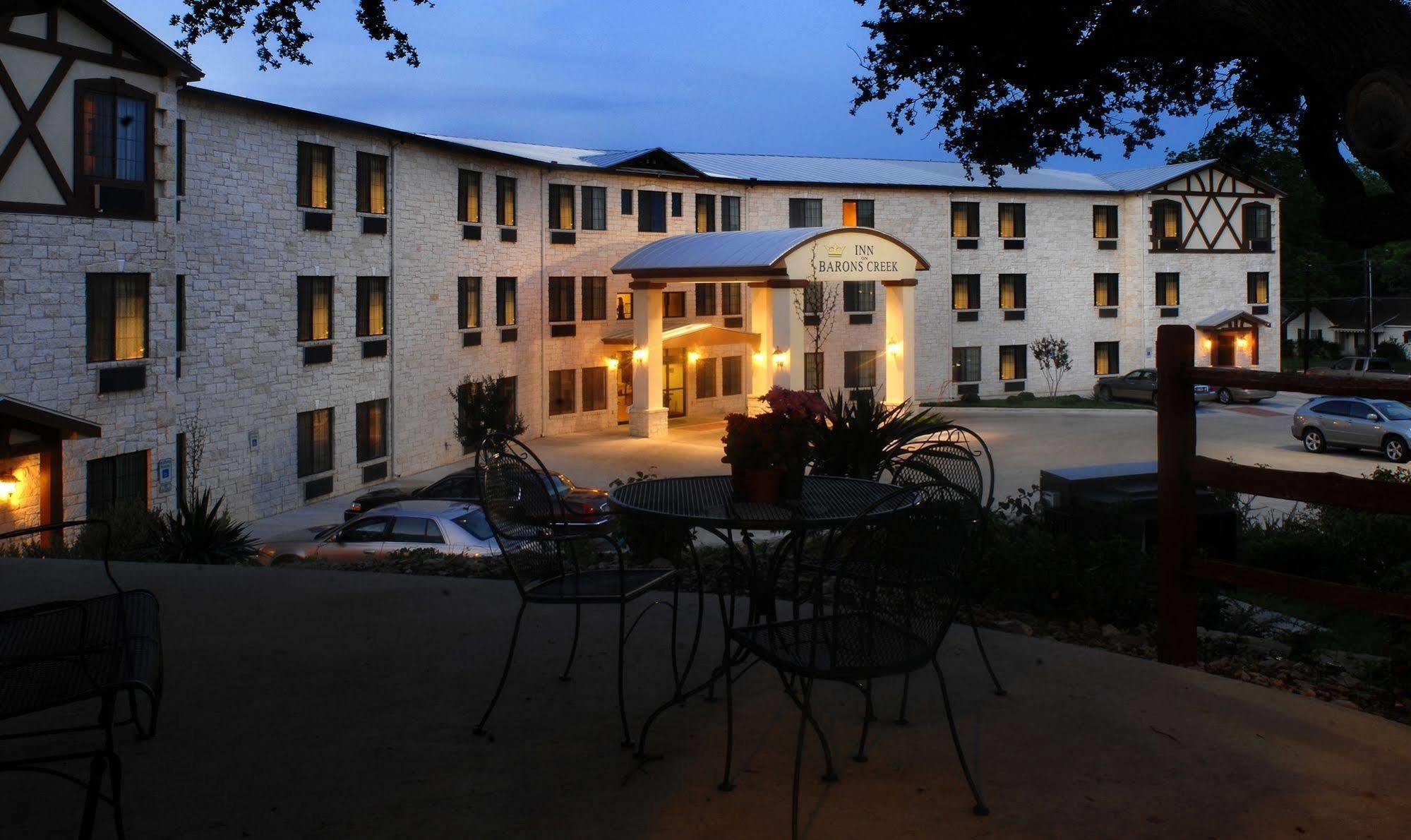 Inn On Barons Creek Fredericksburg Kültér fotó