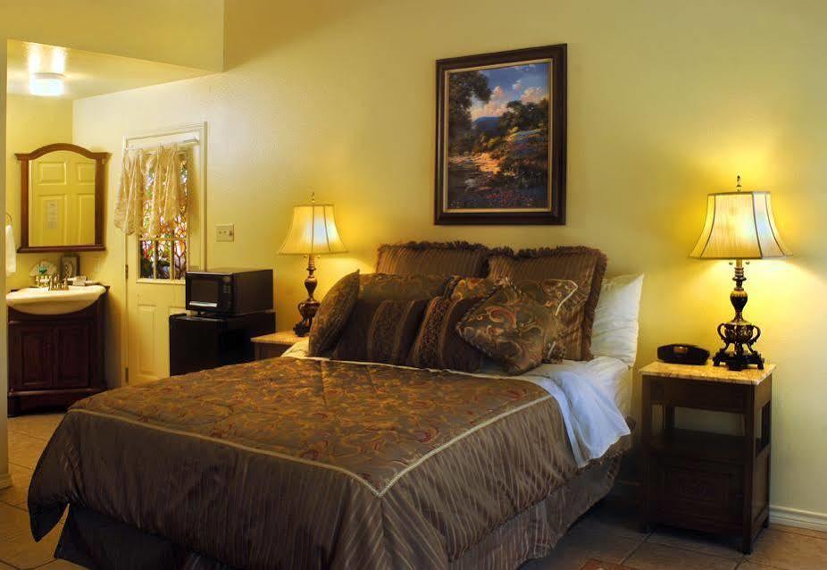 Inn On Barons Creek Fredericksburg Kültér fotó